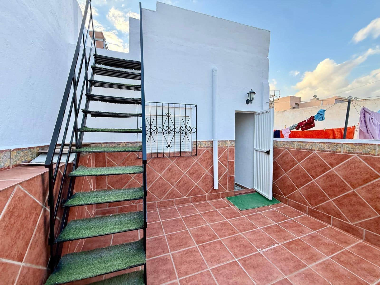 3 sovrum Hus att hyra i Almeria stad - 650 € (Ref: 9534062)