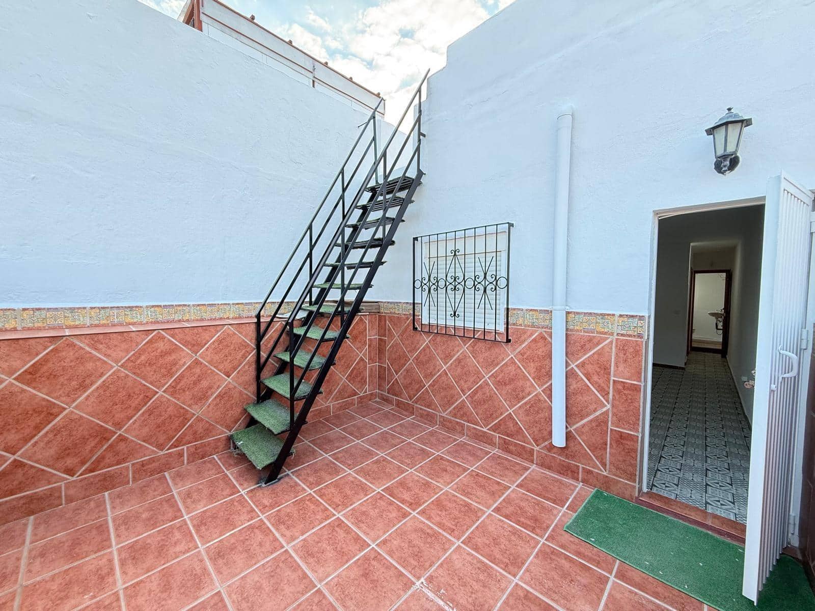 3 sovrum Hus att hyra i Almeria stad - 650 € (Ref: 9534062)