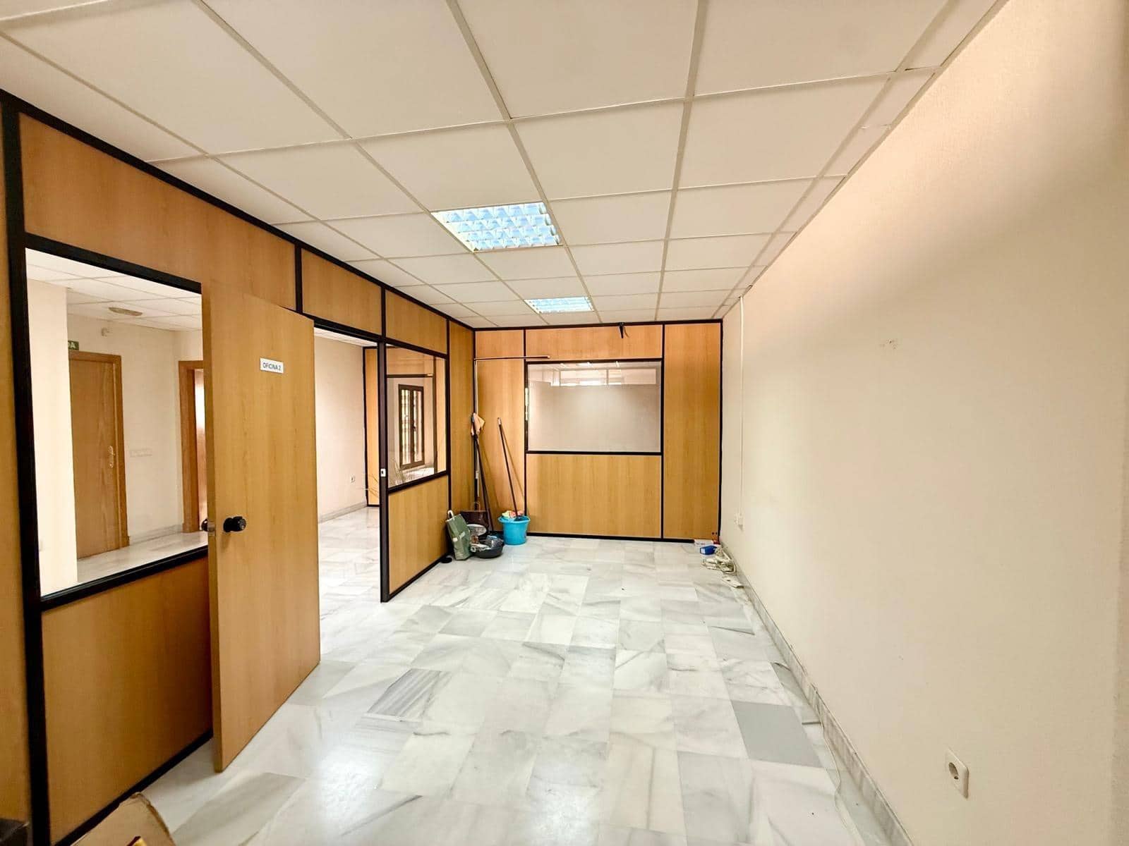 Office for rent in El Ejido - € 300 (Ref: 9541558)