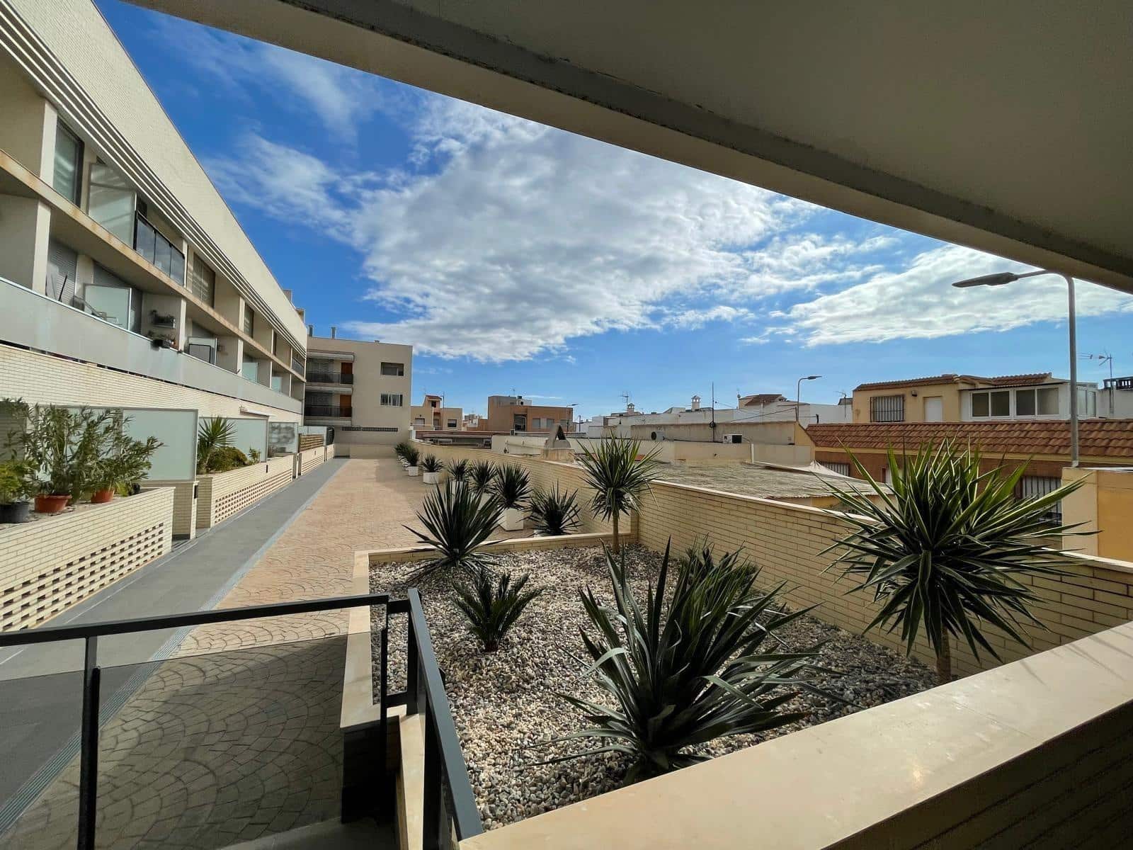 2 soveværelse Lejlighed til leje i Aguadulce (Almeria) - € 700 (Ref: 9551840)