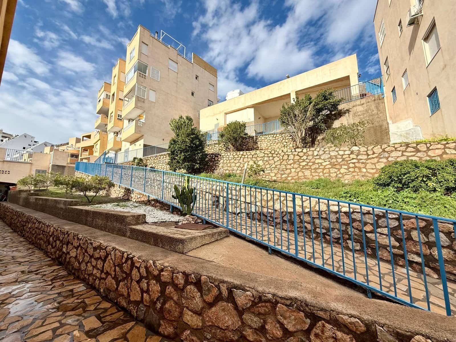 Piso de 1 habitación en Aguadulce (Almeria) en venta con piscina - 110.000 € (Ref: 9571349)