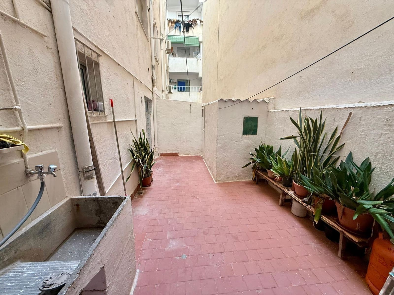 3 bedroom Flat for sale in Almeria city - € 120,000 (Ref: 9583037)