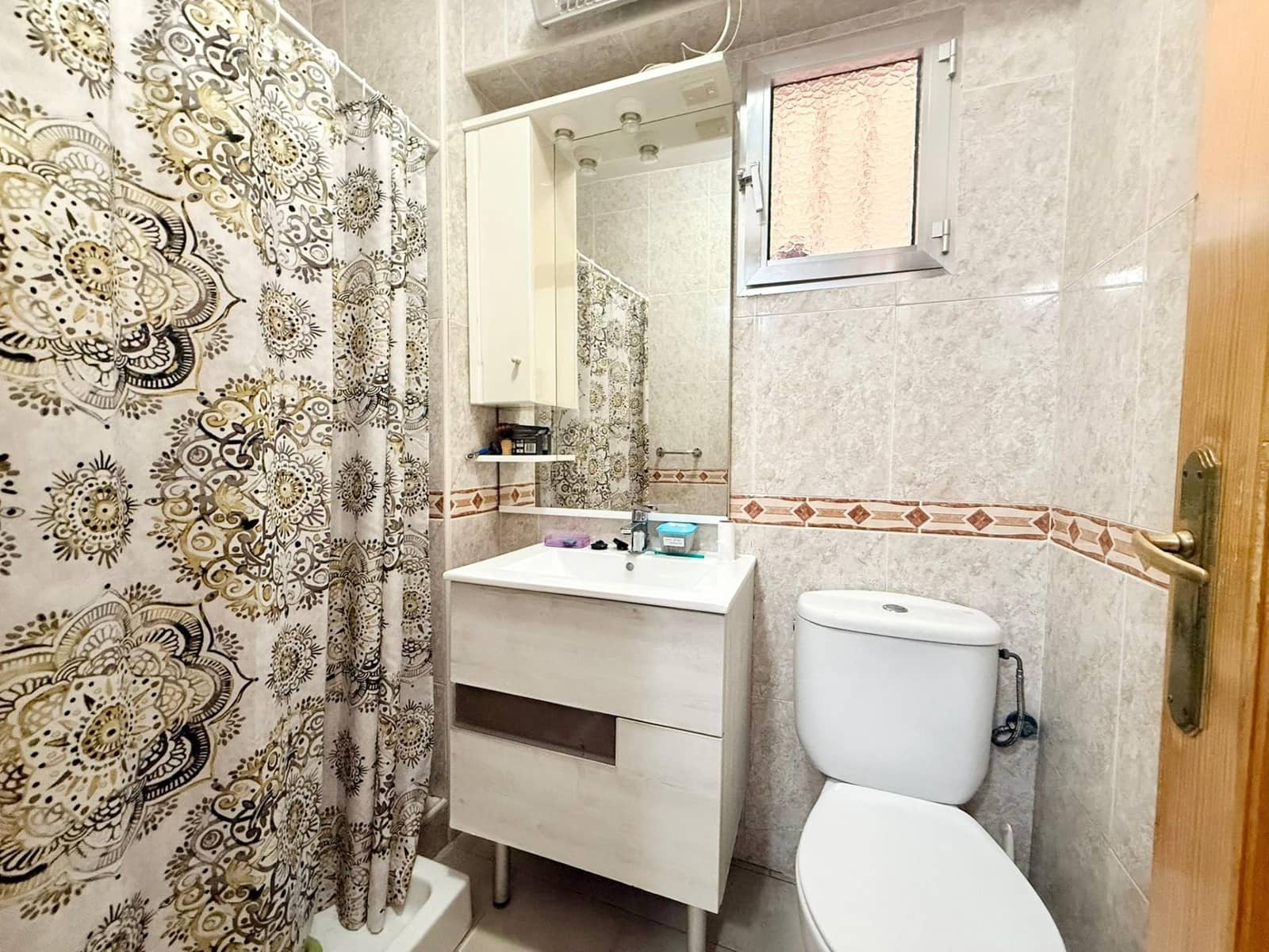 3 bedroom Flat for sale in Almeria city - € 120,000 (Ref: 9583037)