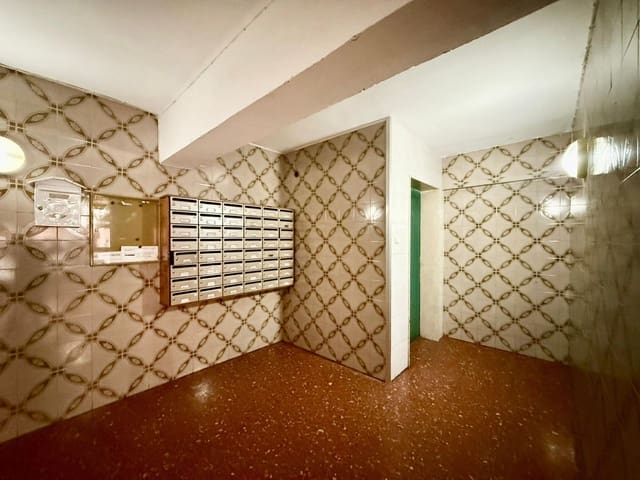 Piso de 3 habitaciones en Almería ciudad en venta - 110.000 € (Ref: 9583037)
