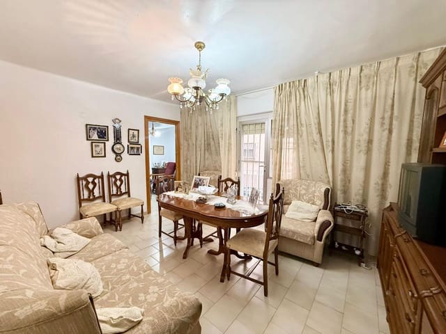 Piso de 3 habitaciones en Almería ciudad en venta - 110.000 € (Ref: 9583037)