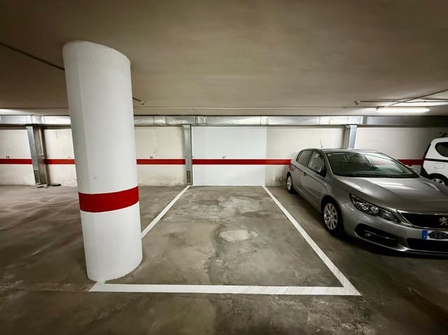 Garage till salu i Almería stad - 8 000 € (Ref: 9605149)