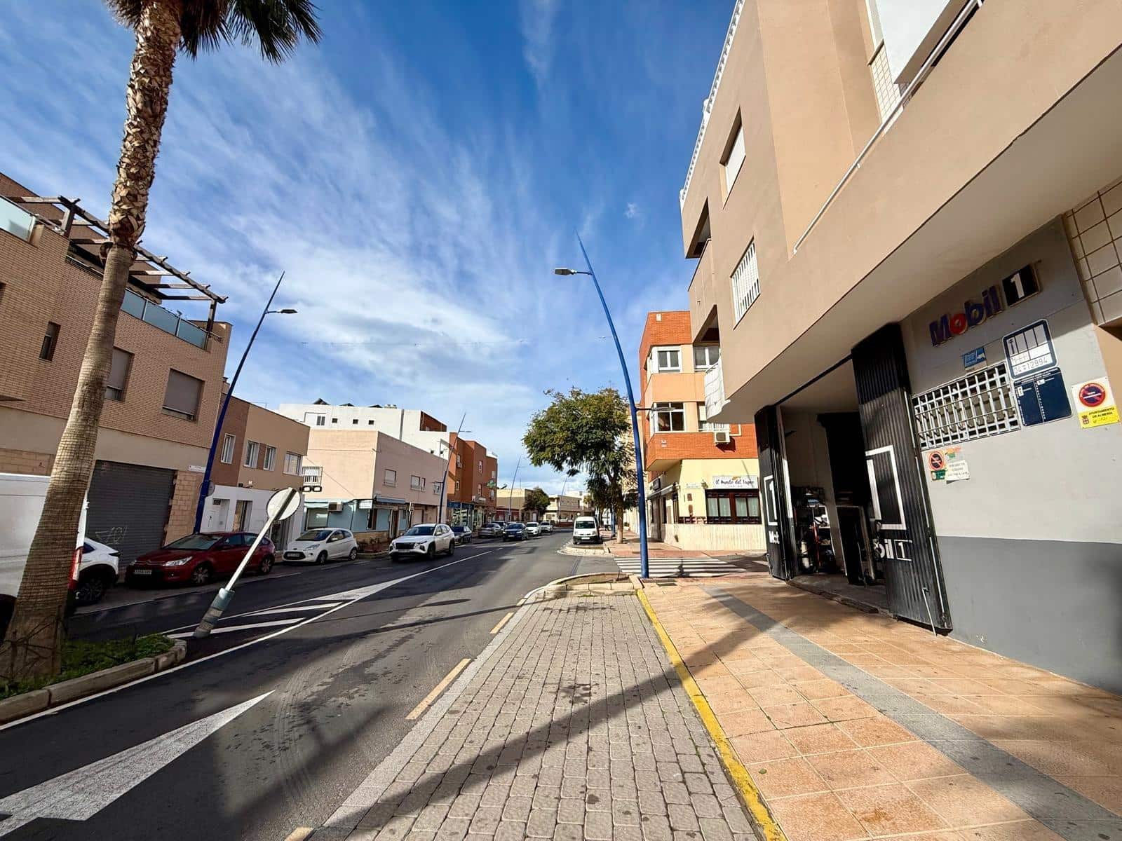 Garage till salu i Almeria stad - 8 000 € (Ref: 9605149)