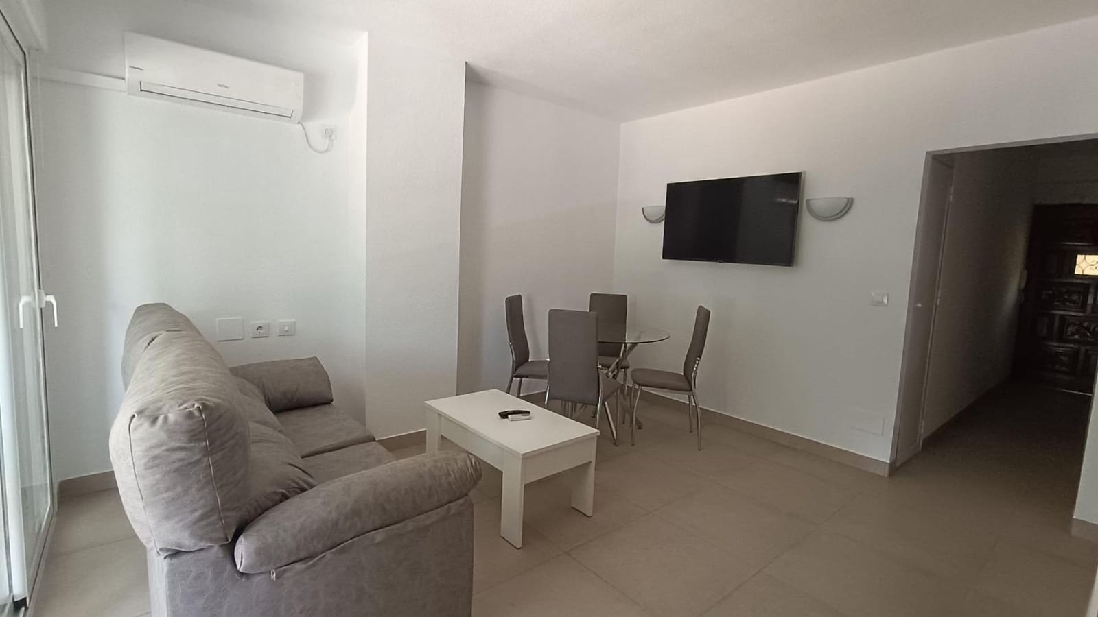 Piso de 2 habitaciones en Aguadulce (Almeria) en alquiler con piscina - 700 € (Ref: 9605150)