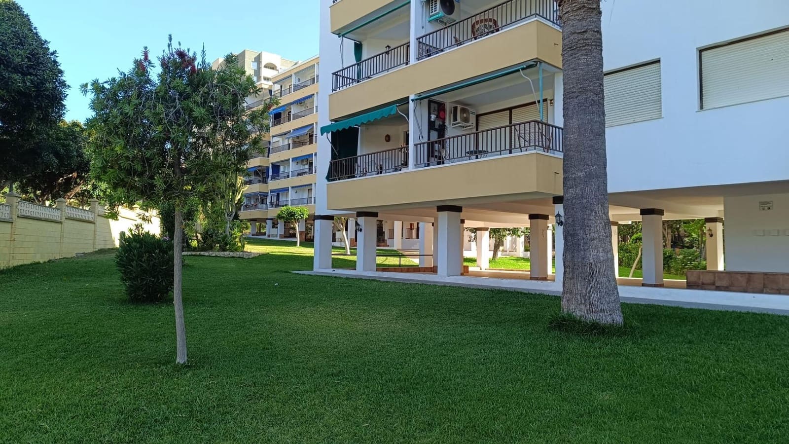 Piso de 2 habitaciones en Aguadulce (Almeria) en alquiler con piscina - 700 € (Ref: 9605150)