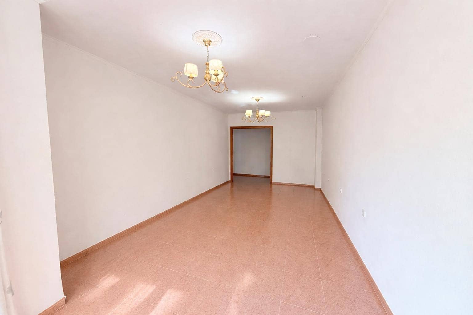 Piso de 3 habitaciones en El Parador de las Hortichuelas en venta - 142.000 € (Ref: 9605151)