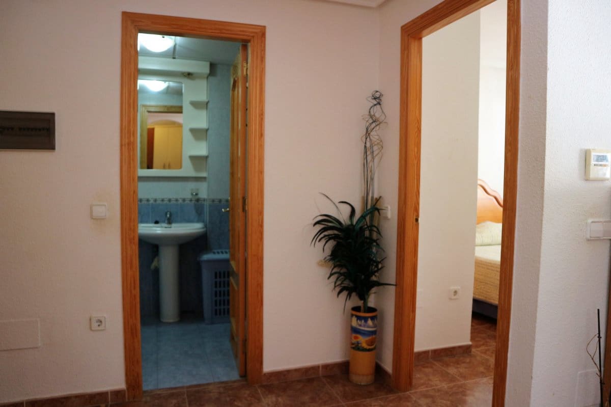 Appartement de 1 chambre à louer à Aguadulce (Almeria) - 500 € (Ref: 9608200)