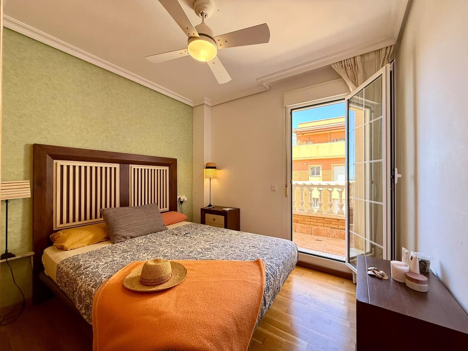 2 bedroom Flat for sale in Aguadulce (Almeria) with pool - € 210,000 (Ref: 9616028)