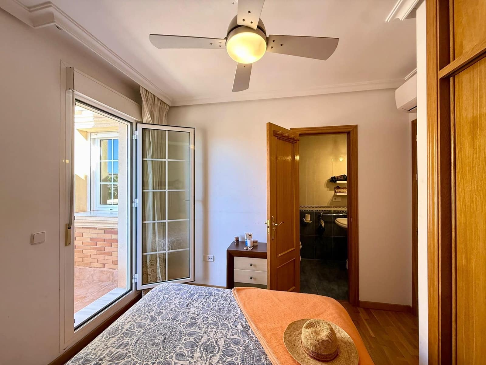 2 bedroom Flat for sale in Aguadulce (Almeria) with pool - € 210,000 (Ref: 9616028)