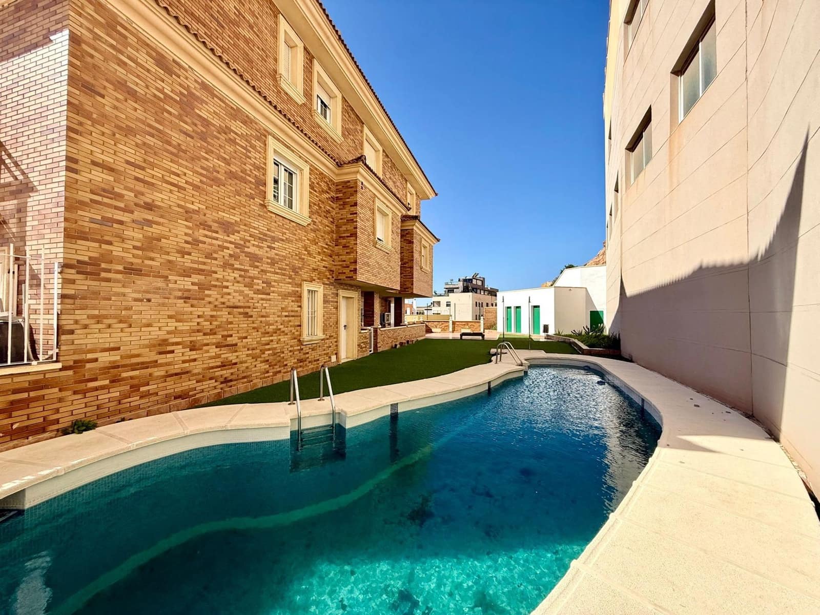 2 bedroom Flat for sale in Aguadulce (Almeria) with pool - € 210,000 (Ref: 9616028)