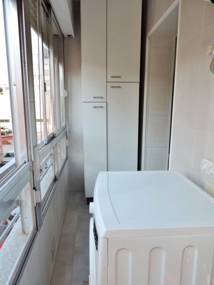 3 Zimmer Wohnung zu vermieten in Almeria Stadt - 500 € (Ref: 9630219)