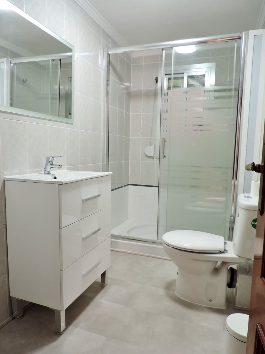 3 Zimmer Wohnung zu vermieten in Almeria Stadt - 500 € (Ref: 9630219)