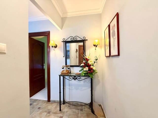 3 slaapkamer Flat te koop in Almería stad - € 179.900 (Ref: 9637741)