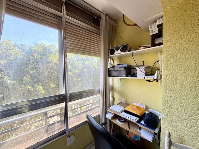 3 slaapkamer Flat te koop in Almería stad - € 179.900 (Ref: 9637741)