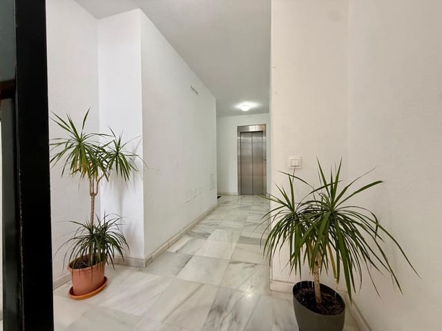 2 bedroom Flat for rent in Aguadulce (Almeria), Roquetas de Mar with pool garage - € 850 (Ref: 9656236)