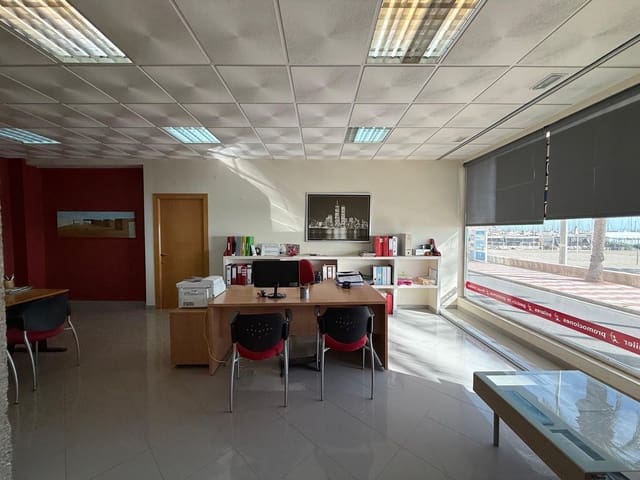 Commercieel te koop in Aguadulce (Almeria), Roquetas de Mar - € 320.000 (Ref: 9666727)