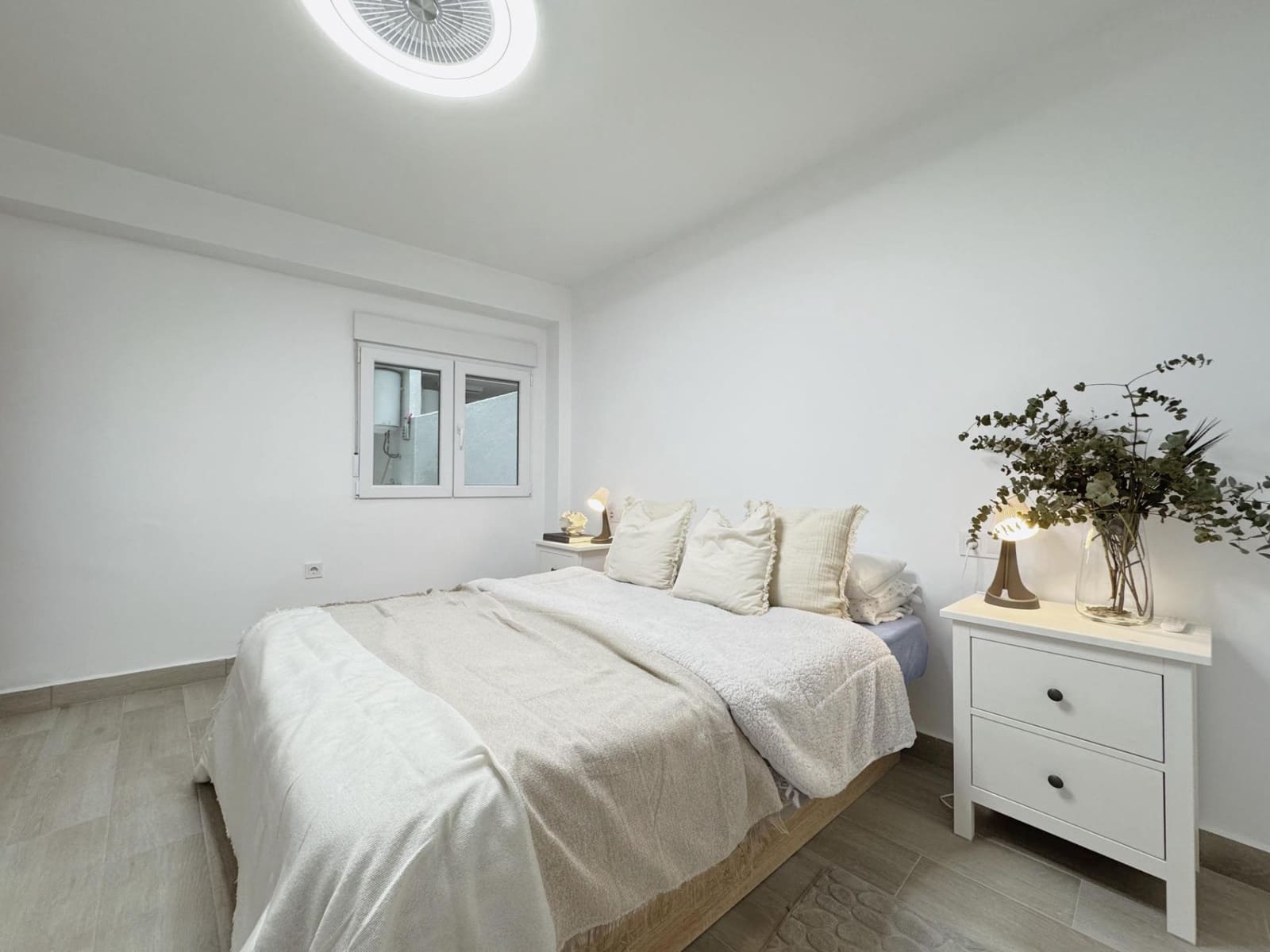 3 bedroom Flat for rent in Almeria city - € 900 (Ref: 9695474)