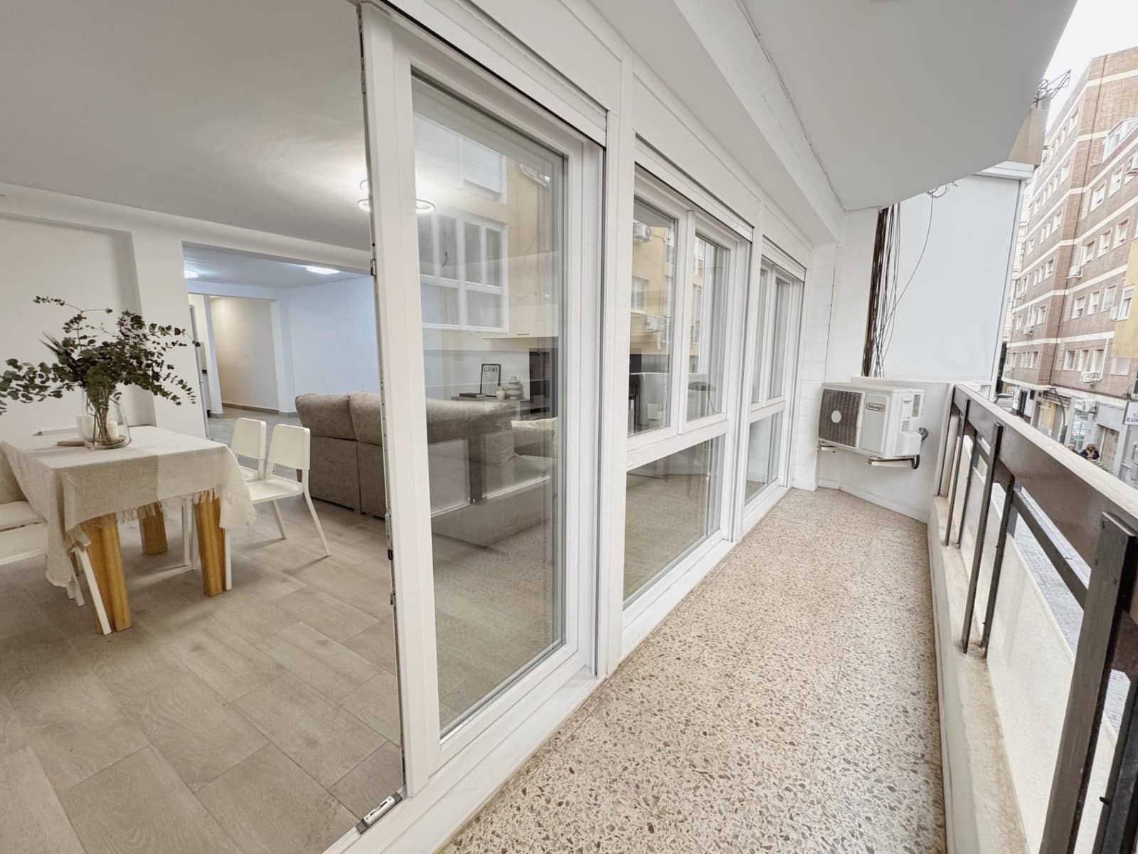 3 bedroom Flat for rent in Almeria city - € 900 (Ref: 9695474)