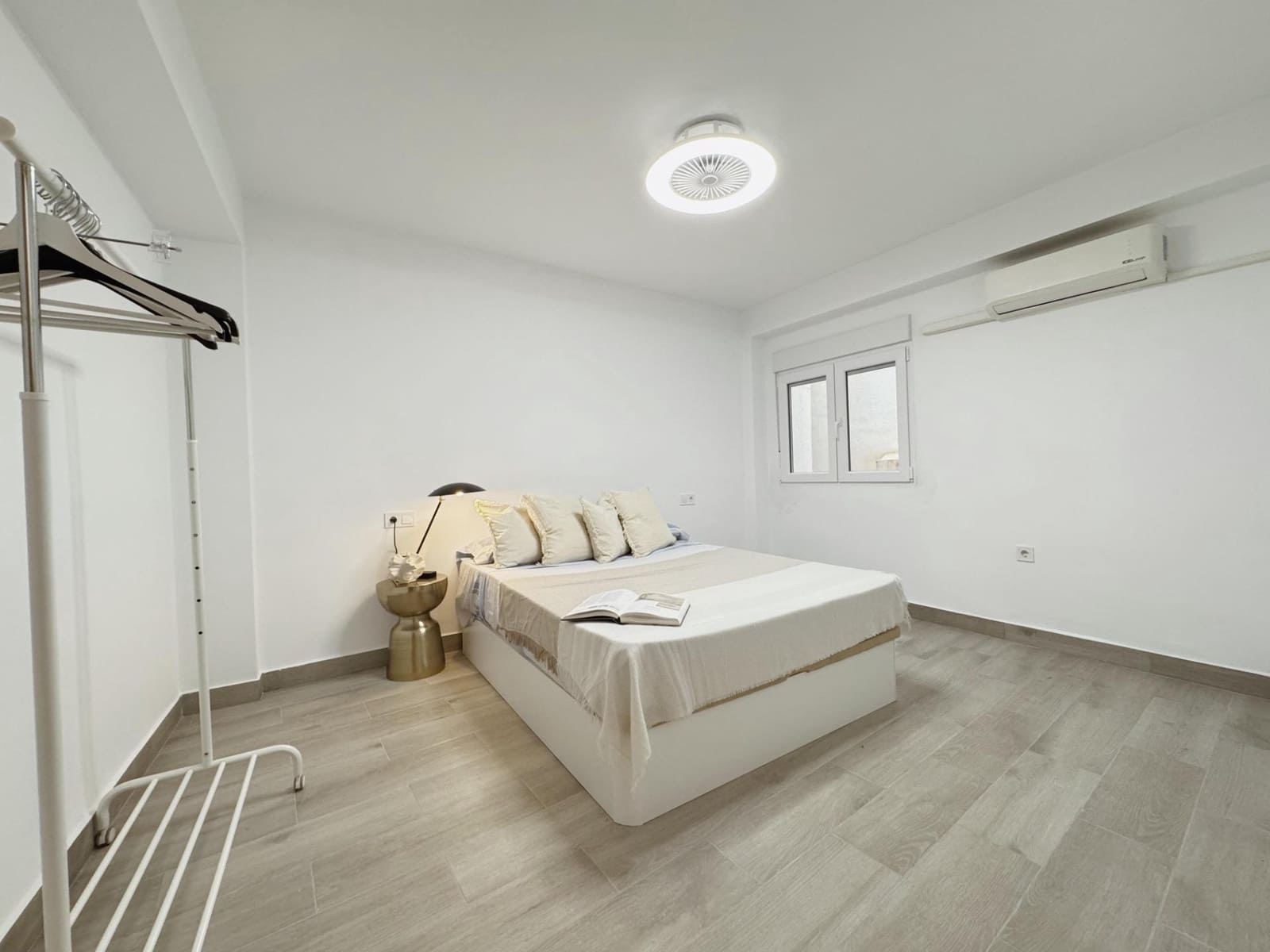 3 bedroom Flat for rent in Almeria city - € 900 (Ref: 9695474)