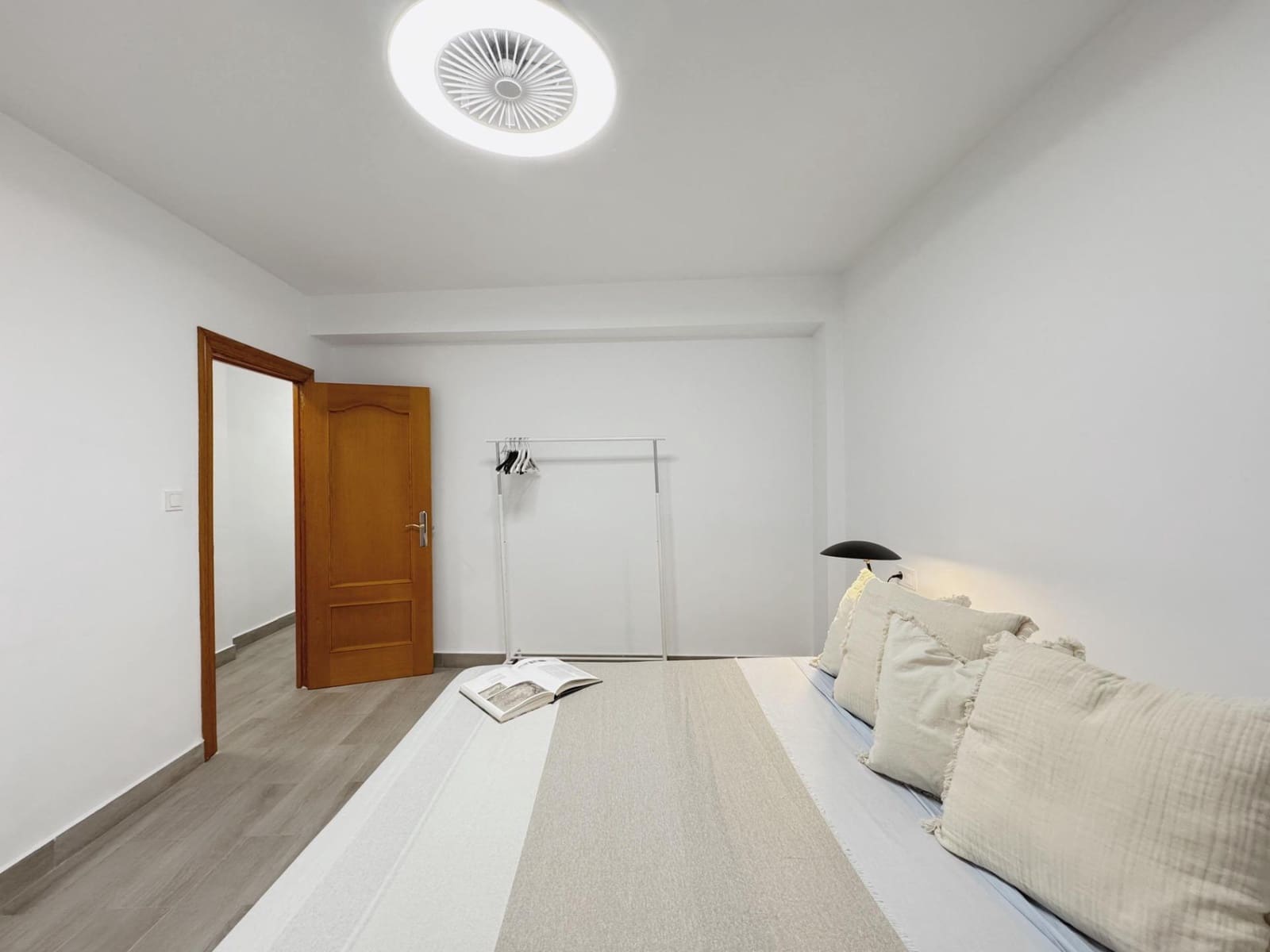 3 bedroom Flat for rent in Almeria city - € 900 (Ref: 9695474)