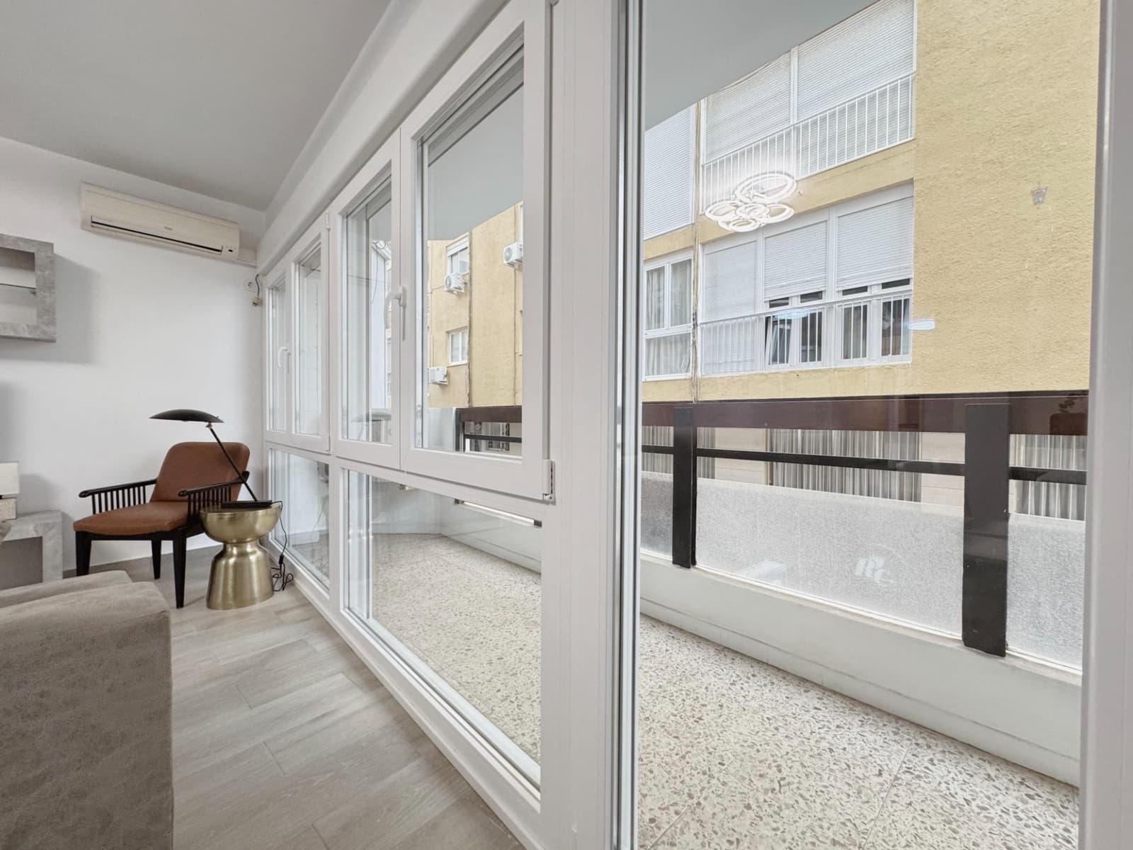 3 bedroom Flat for rent in Almeria city - € 900 (Ref: 9695474)