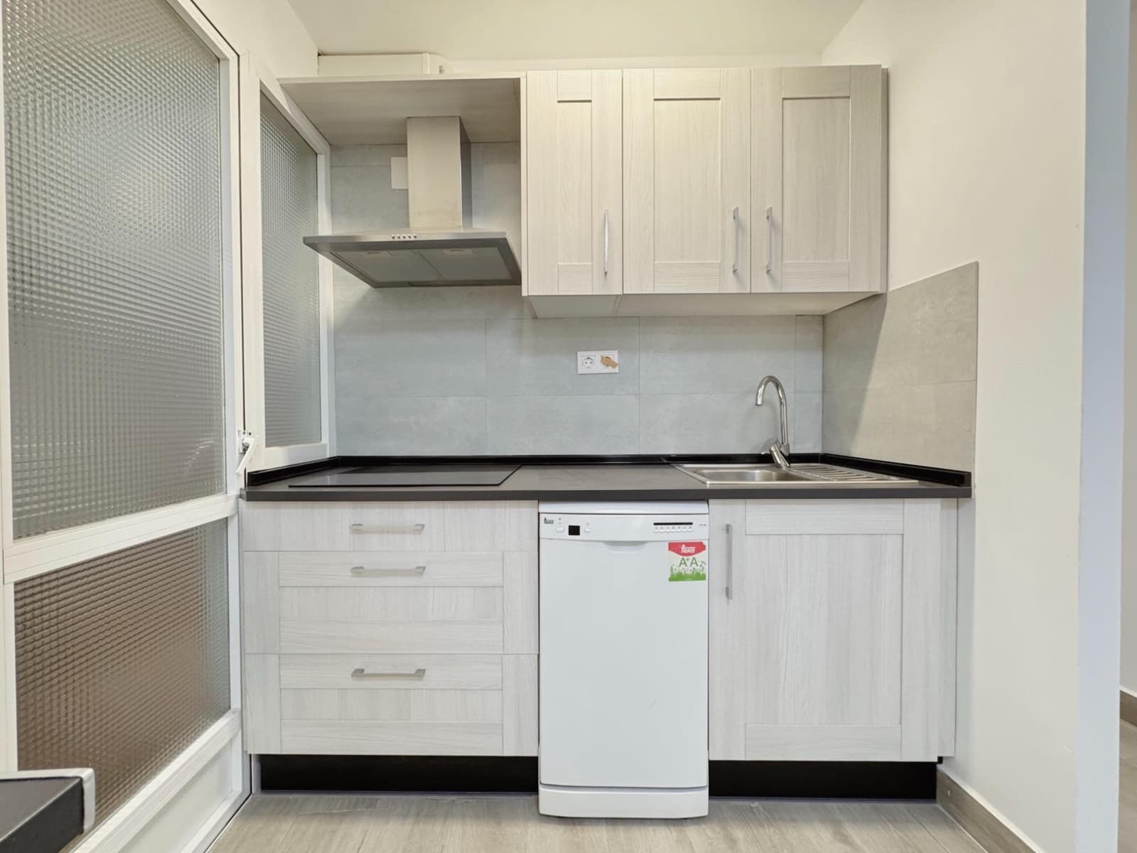 3 bedroom Flat for rent in Almeria city - € 900 (Ref: 9695474)