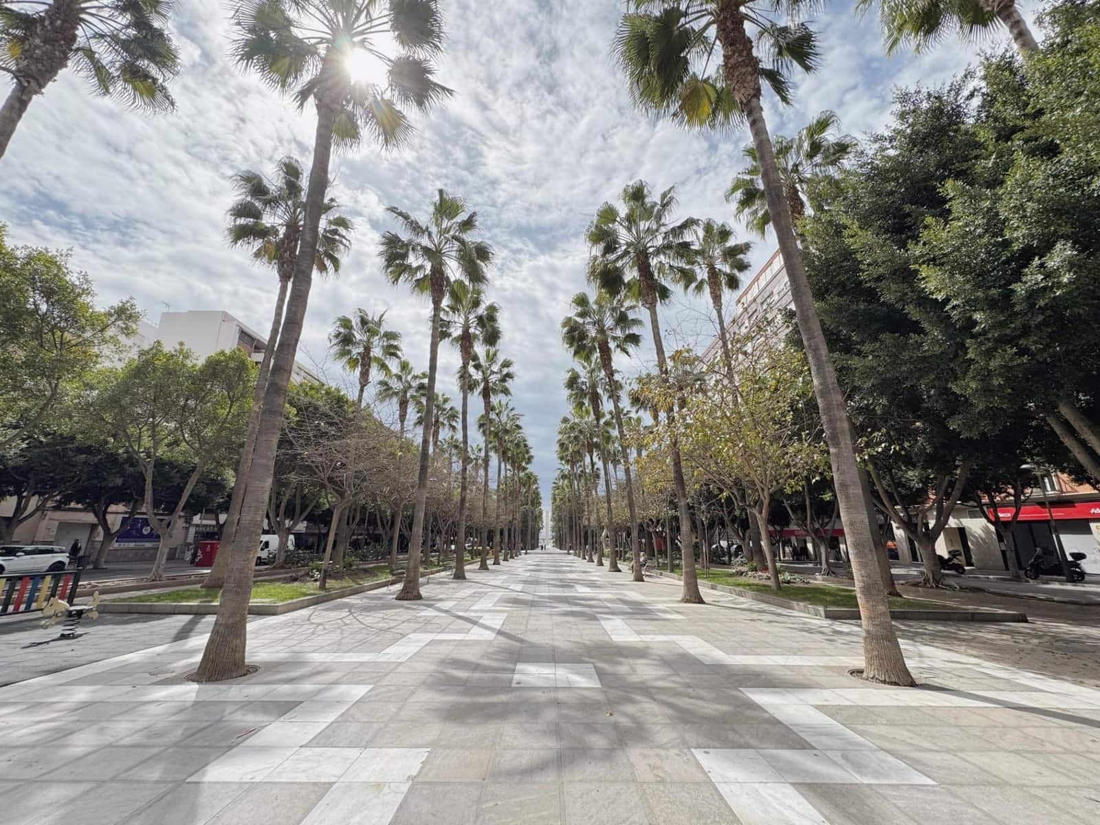 3 bedroom Flat for rent in Almeria city - € 900 (Ref: 9695474)