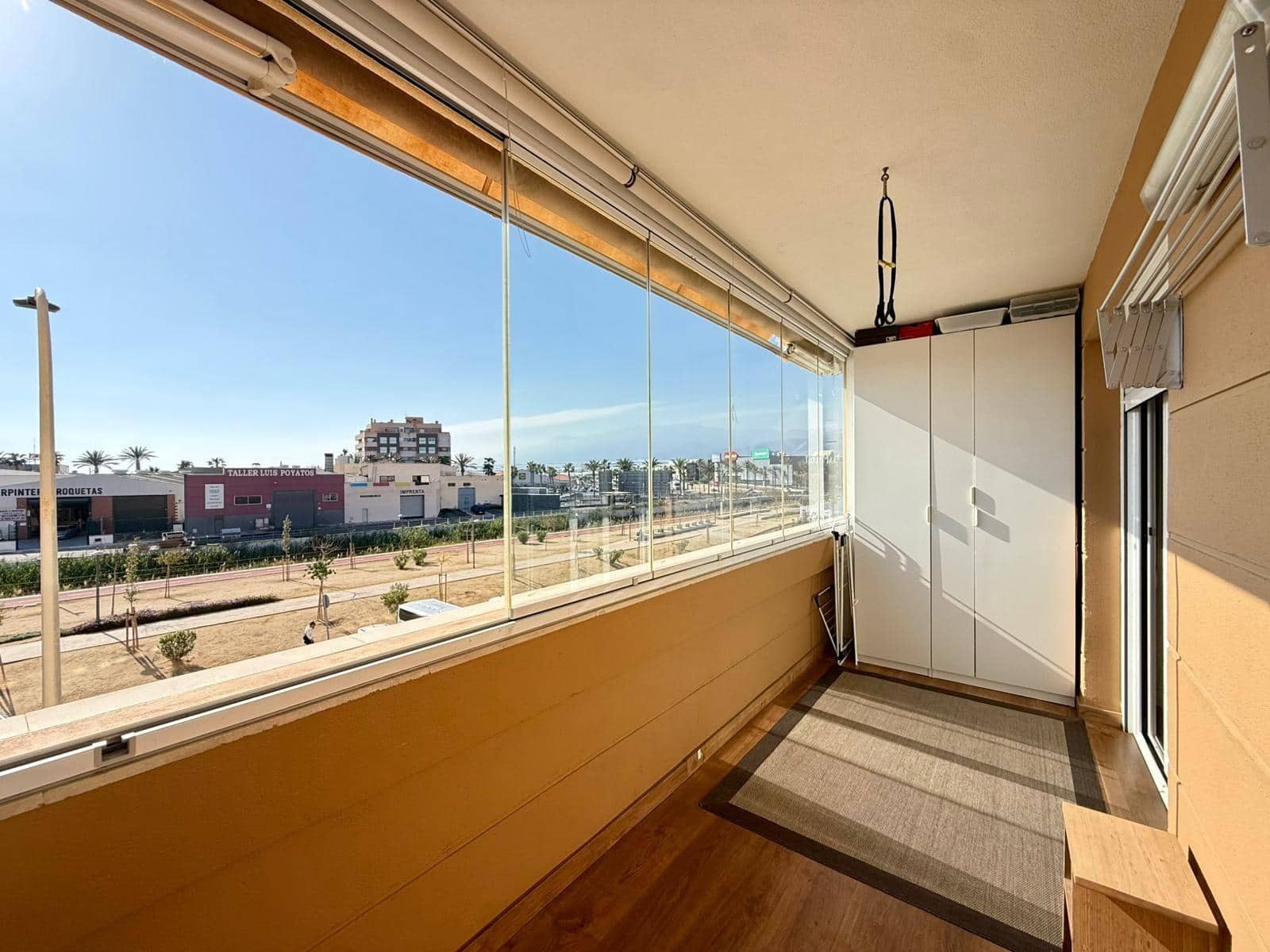 3 bedroom Flat for sale in Roquetas de Mar with pool - € 246,000 (Ref: 9721837)