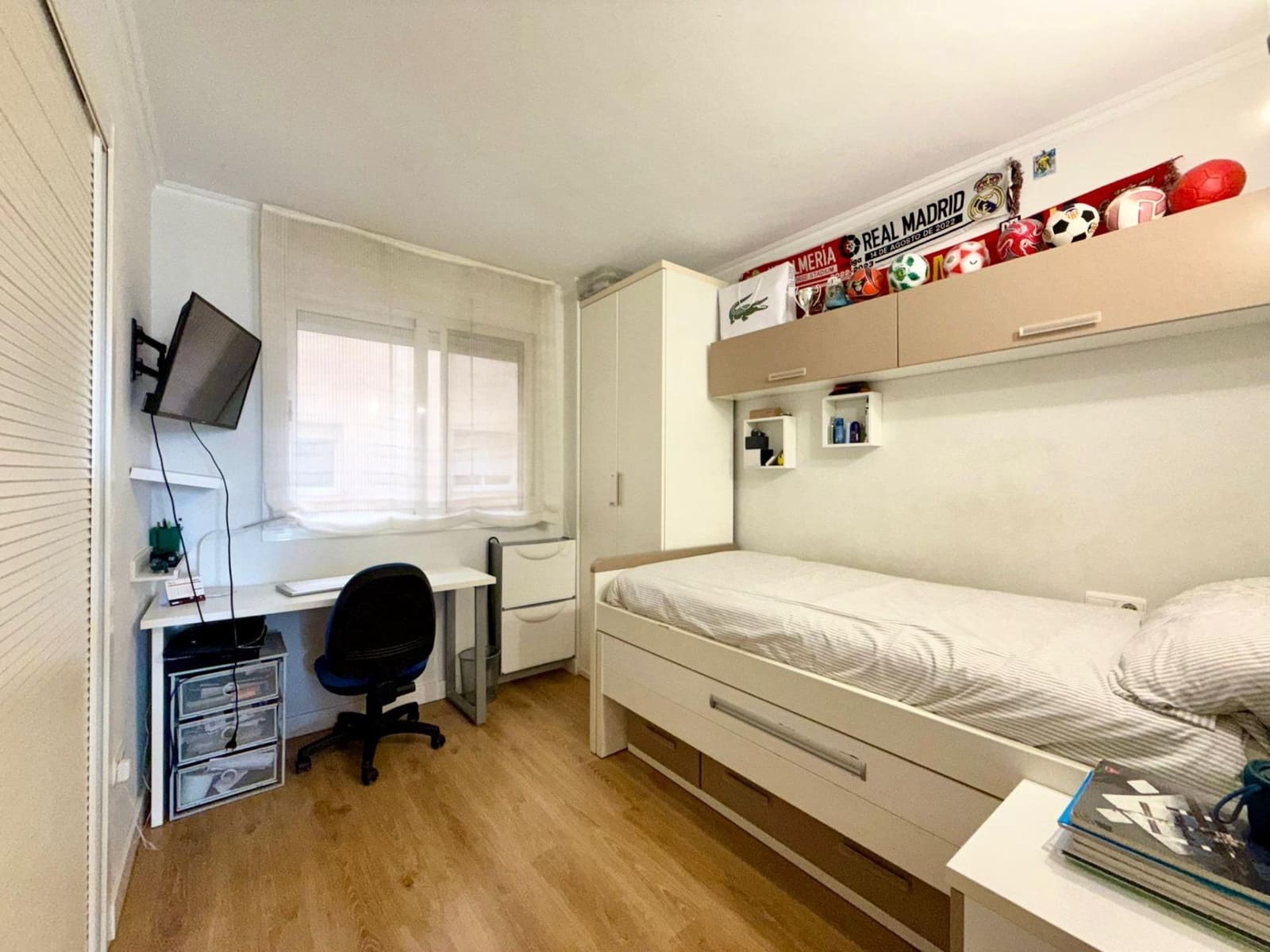 3 bedroom Flat for sale in Roquetas de Mar with pool - € 246,000 (Ref: 9721837)