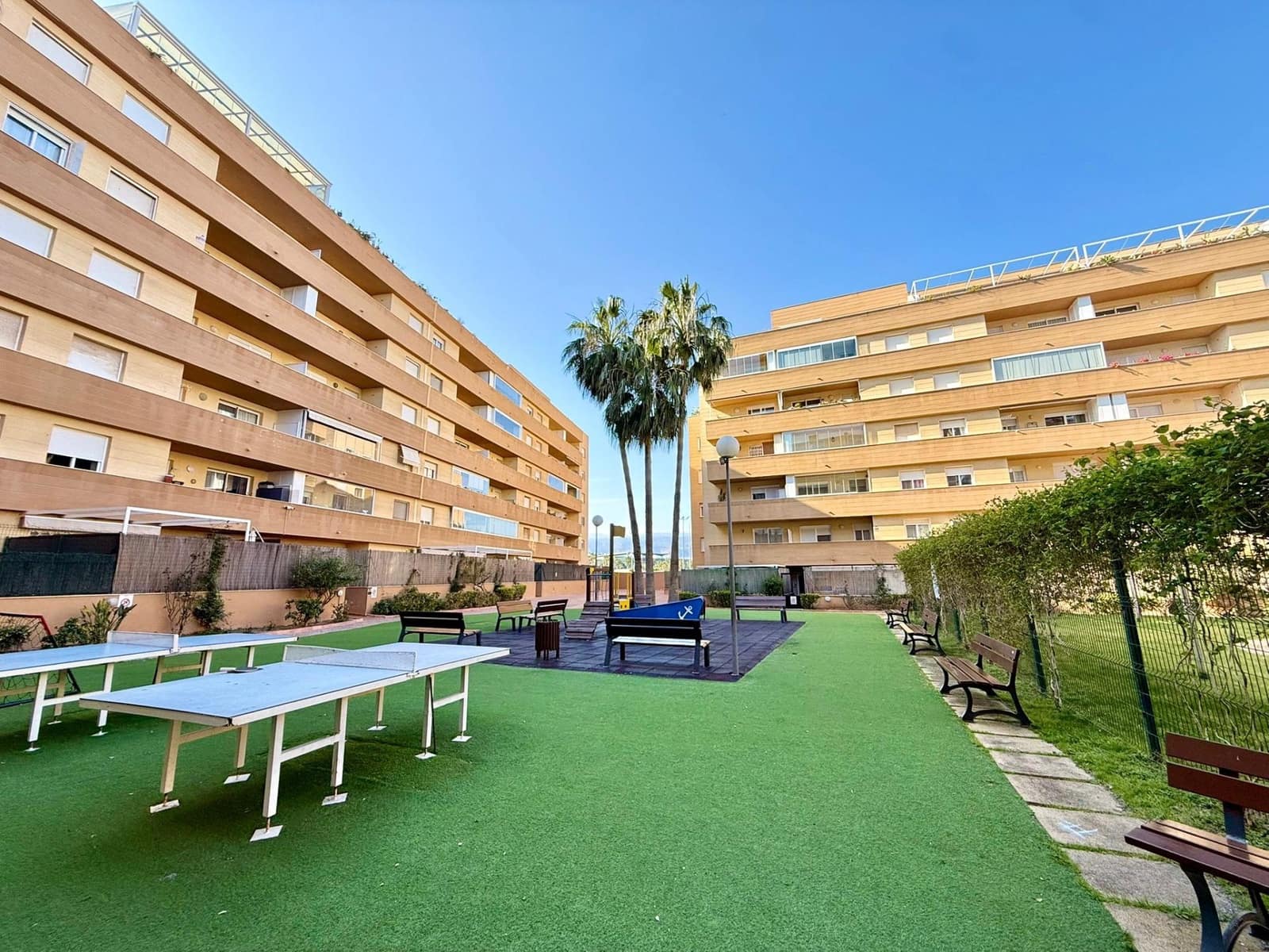 3 bedroom Flat for sale in Roquetas de Mar with pool - € 246,000 (Ref: 9721837)