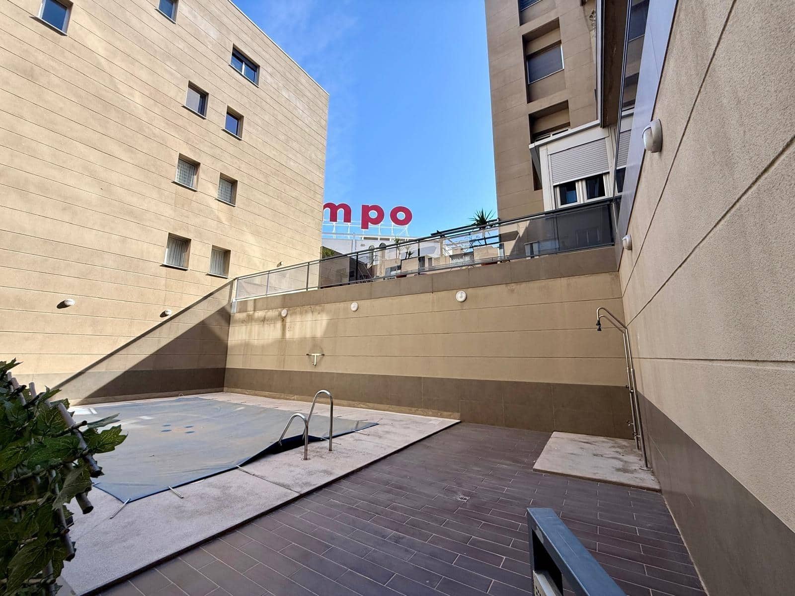 2 sovrum Lägenhet till salu i Almeria stad med pool - 235 000 € (Ref: 9752167)