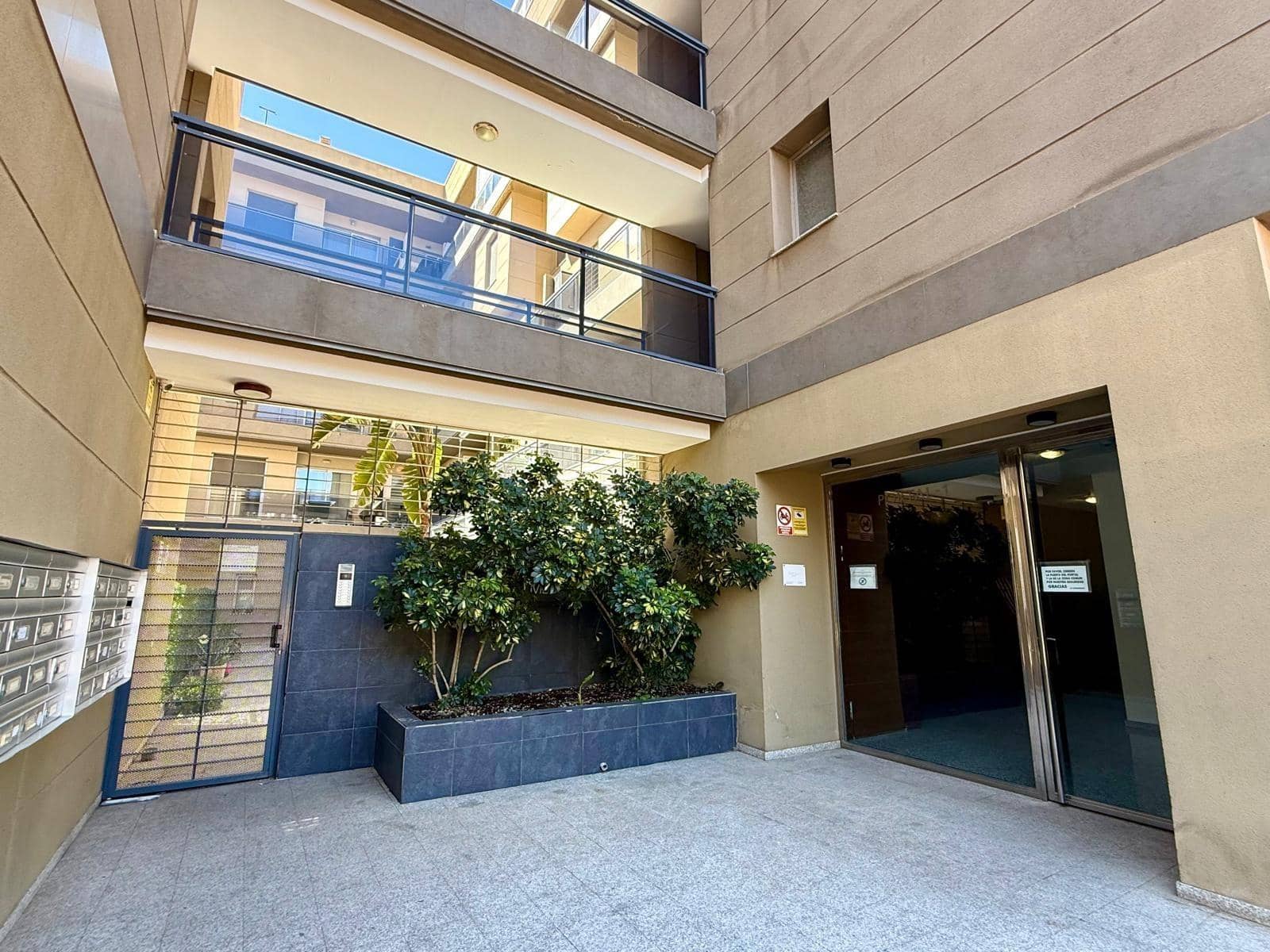 2 sovrum Lägenhet till salu i Almeria stad med pool - 235 000 € (Ref: 9752167)