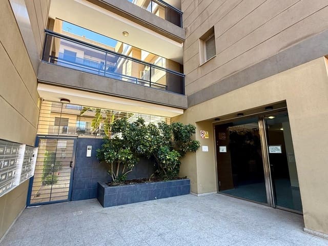 2 sovrum Lägenhet till salu i Almería stad med pool - 235 000 € (Ref: 9752167)