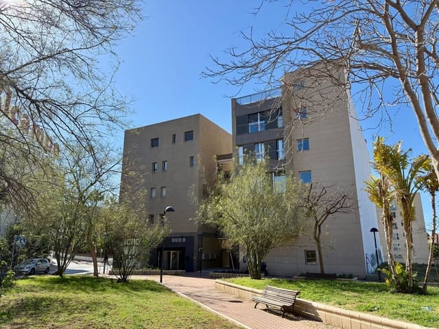 2 sovrum Lägenhet till salu i Almería stad med pool - 235 000 € (Ref: 9752167)