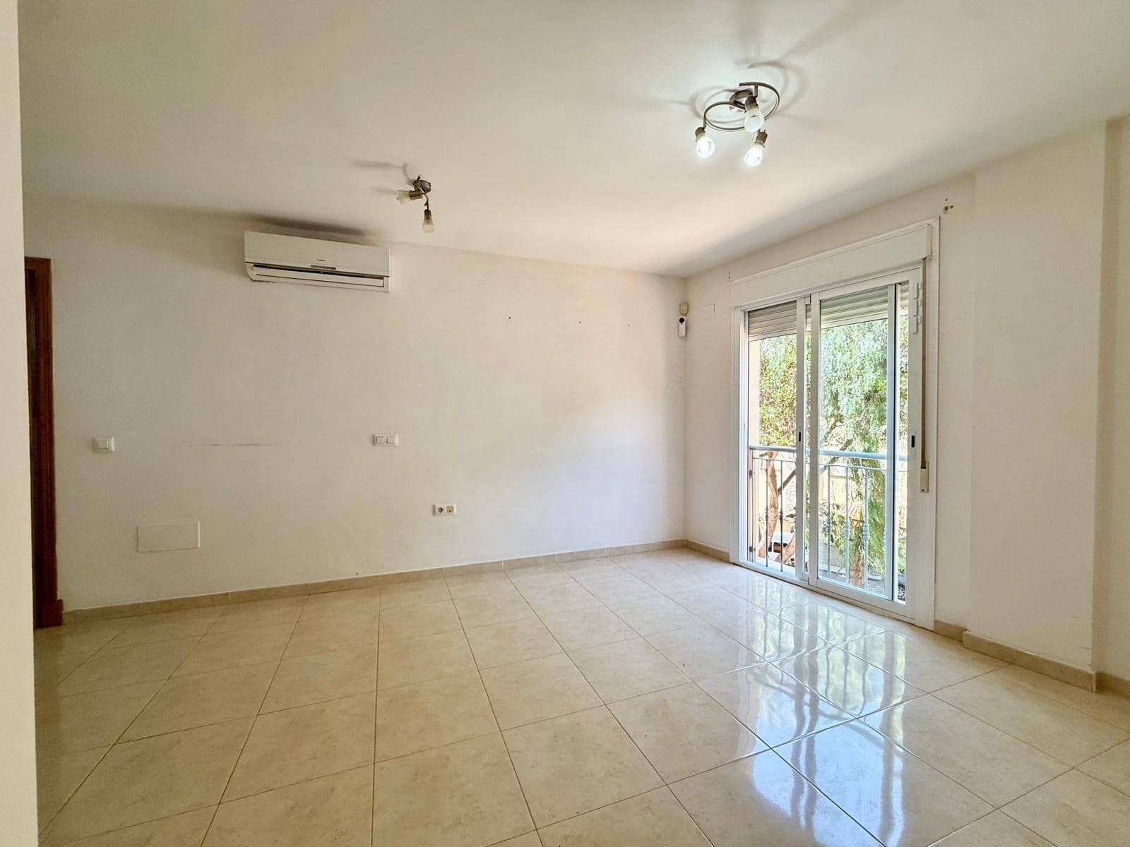 2 bedroom Flat for sale in Aguadulce (Almeria) - € 135,000 (Ref: 9788531)