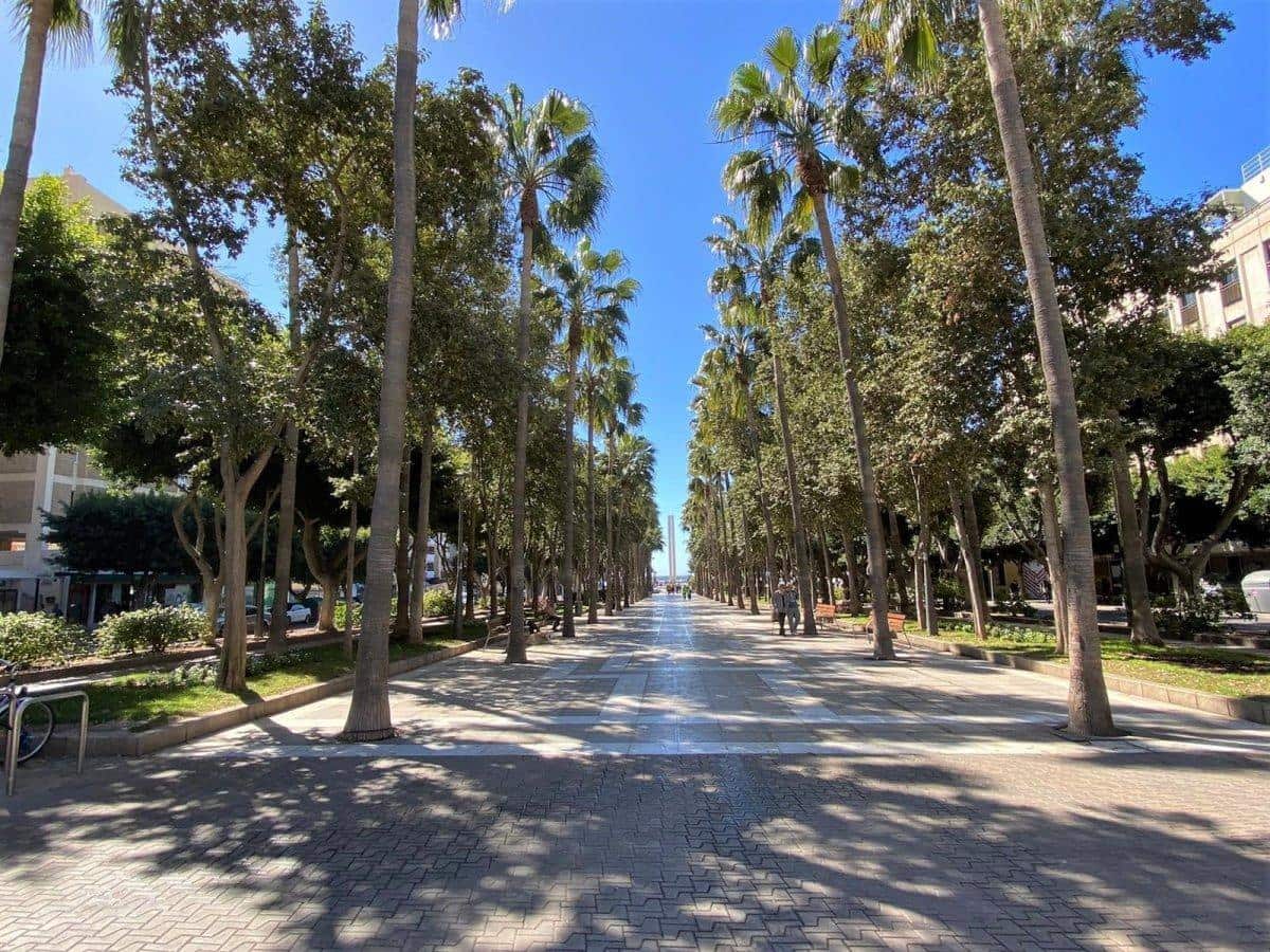 4 bedroom Flat for rent in Almeria city - € 1,200 (Ref: 9822712)