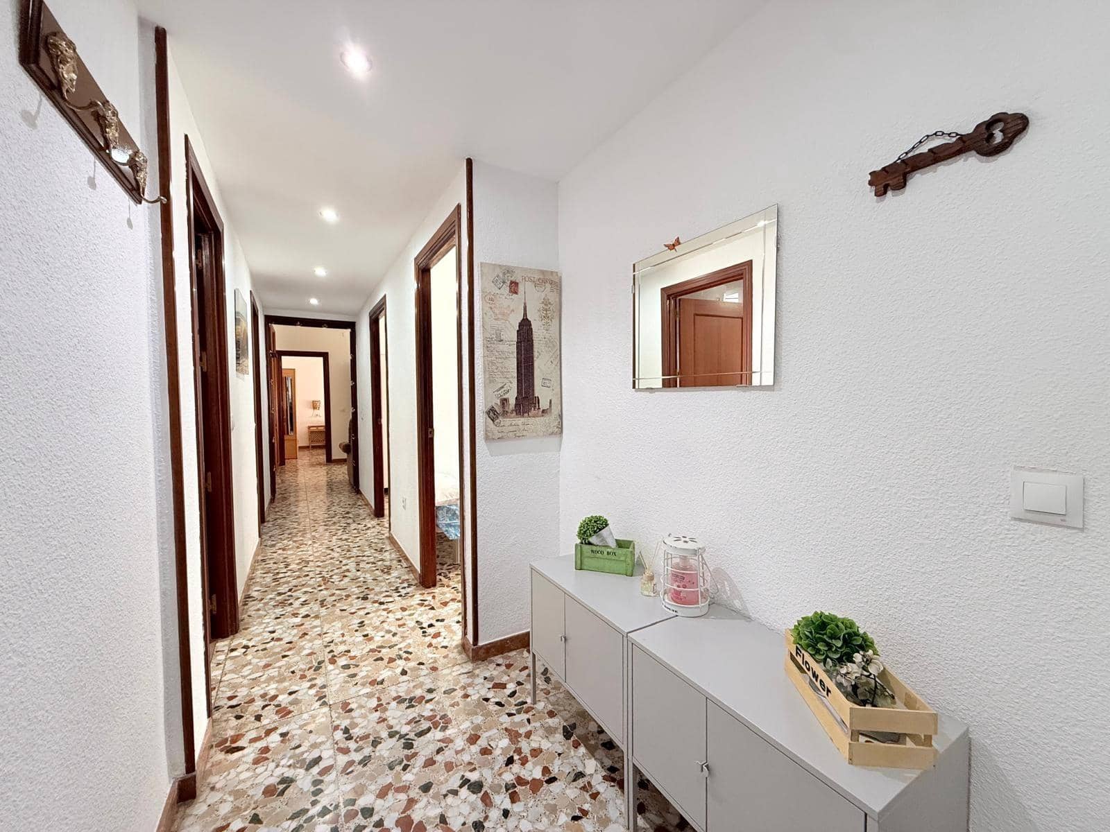 3 bedroom Flat for rent in Almeria city - € 800 (Ref: 9829343)