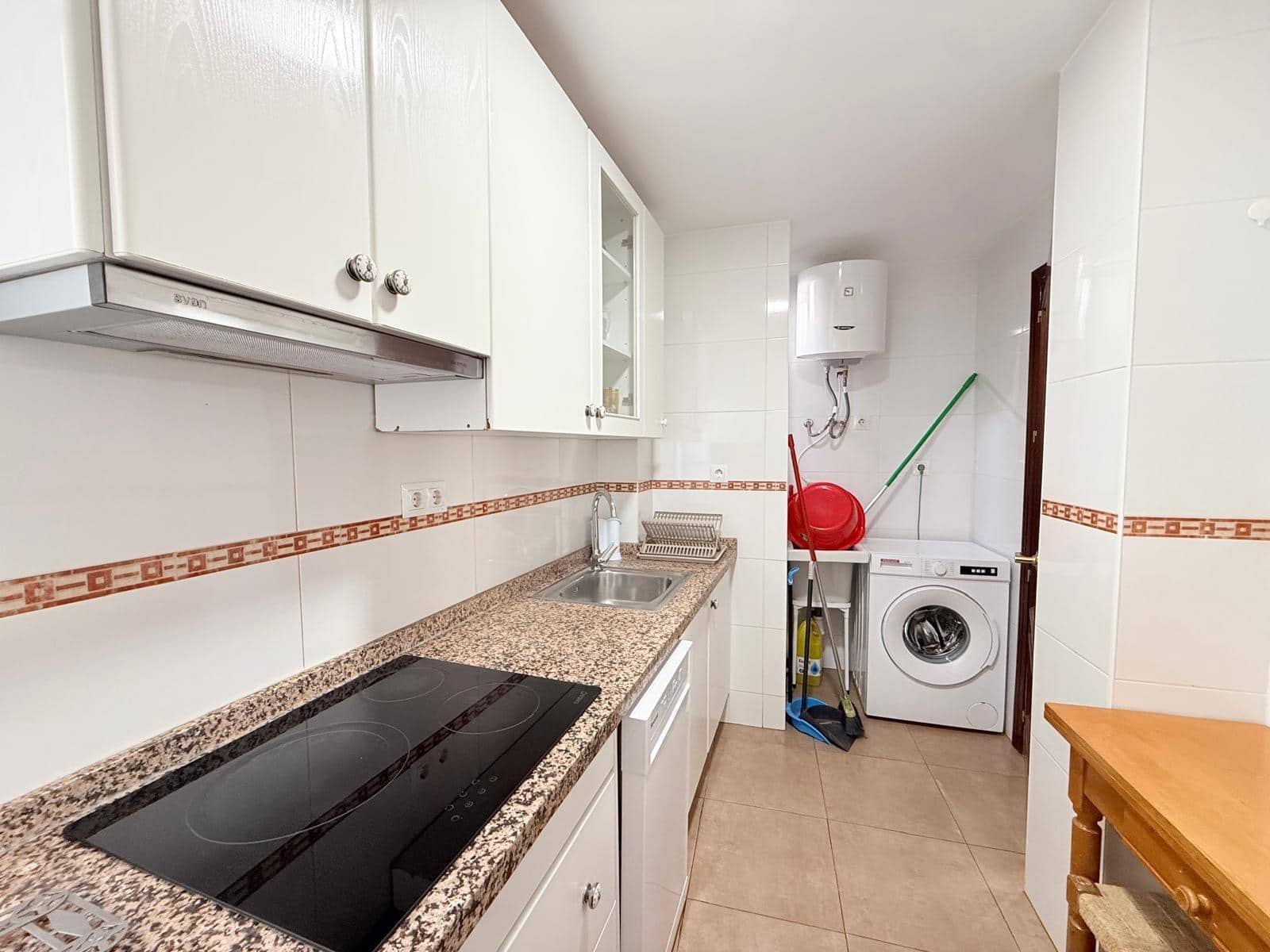 3 bedroom Flat for rent in Almeria city - € 800 (Ref: 9829343)