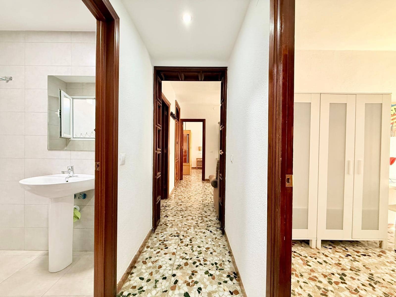 3 bedroom Flat for rent in Almeria city - € 800 (Ref: 9829343)