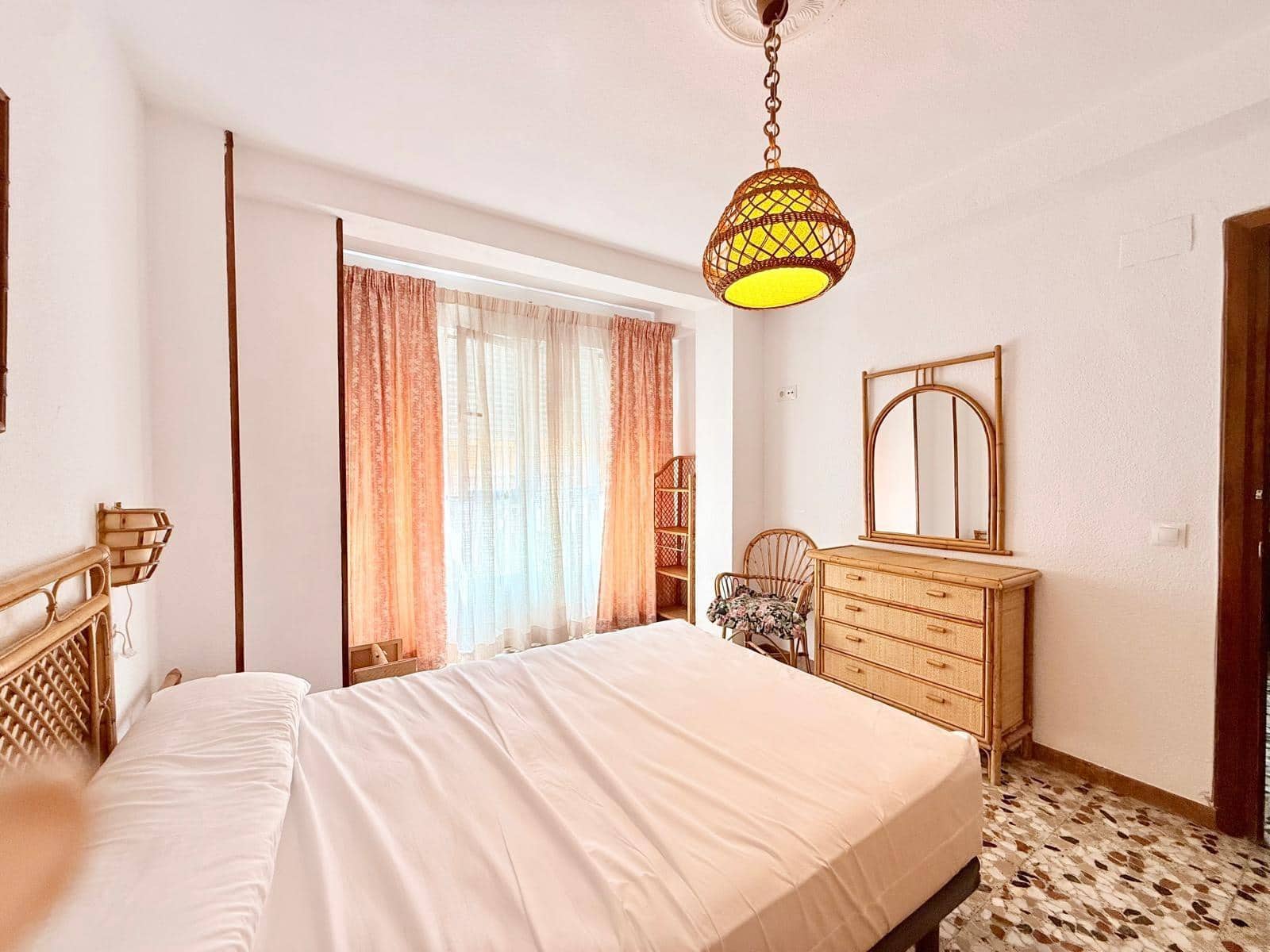 3 bedroom Flat for rent in Almeria city - € 800 (Ref: 9829343)