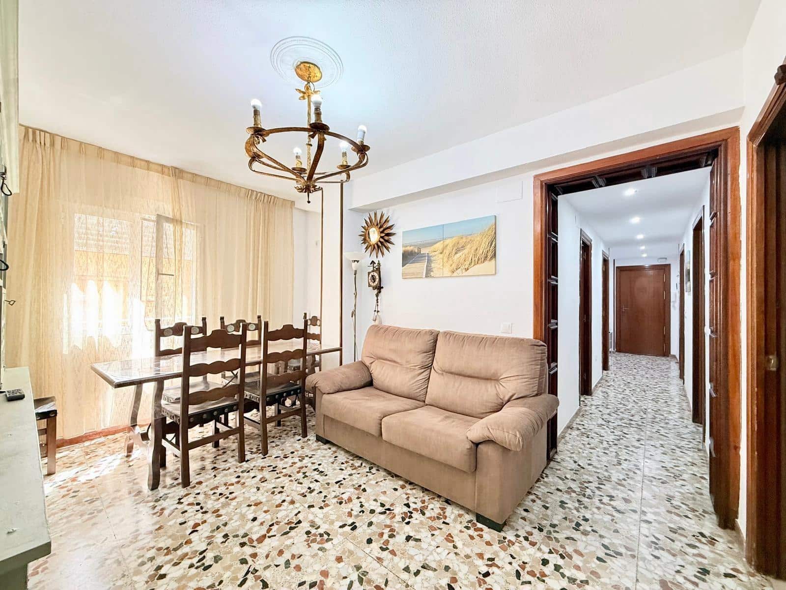 3 bedroom Flat for rent in Almeria city - € 800 (Ref: 9829343)