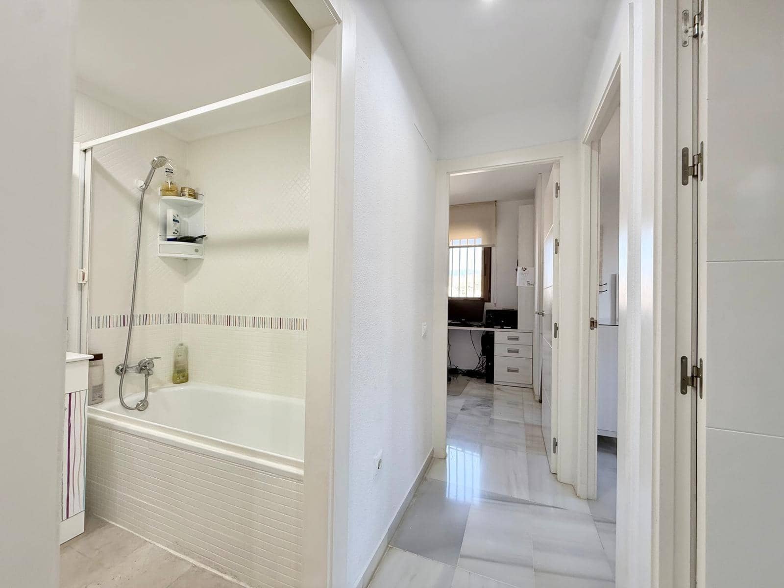 3 bedroom Flat for sale in Aguadulce (Almeria) with pool - € 247,000 (Ref: 9833810)