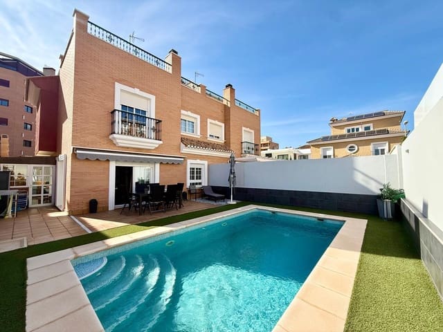 4 quarto Moradia Geminada para venda em Almeria cidade com piscina garagem - 850 000 € (Ref: 9836476)