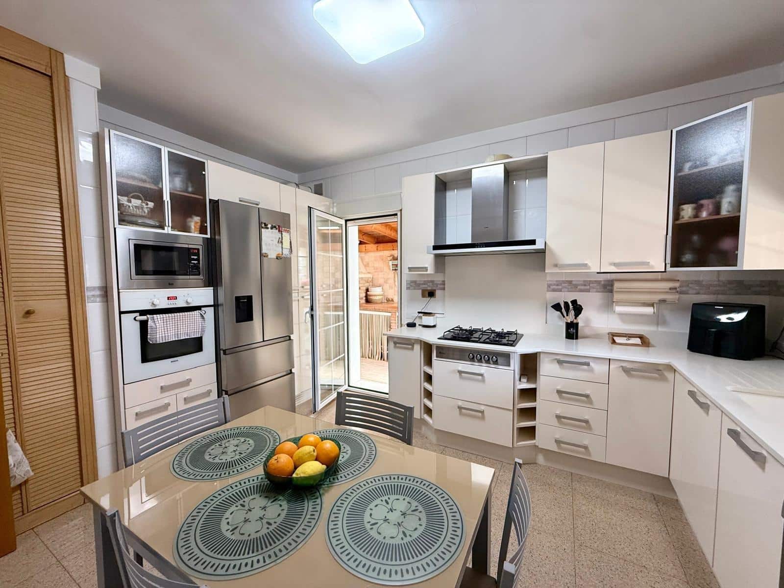 4 quarto Moradia Geminada para venda em Almeria cidade com piscina garagem - 850 000 € (Ref: 9836476)