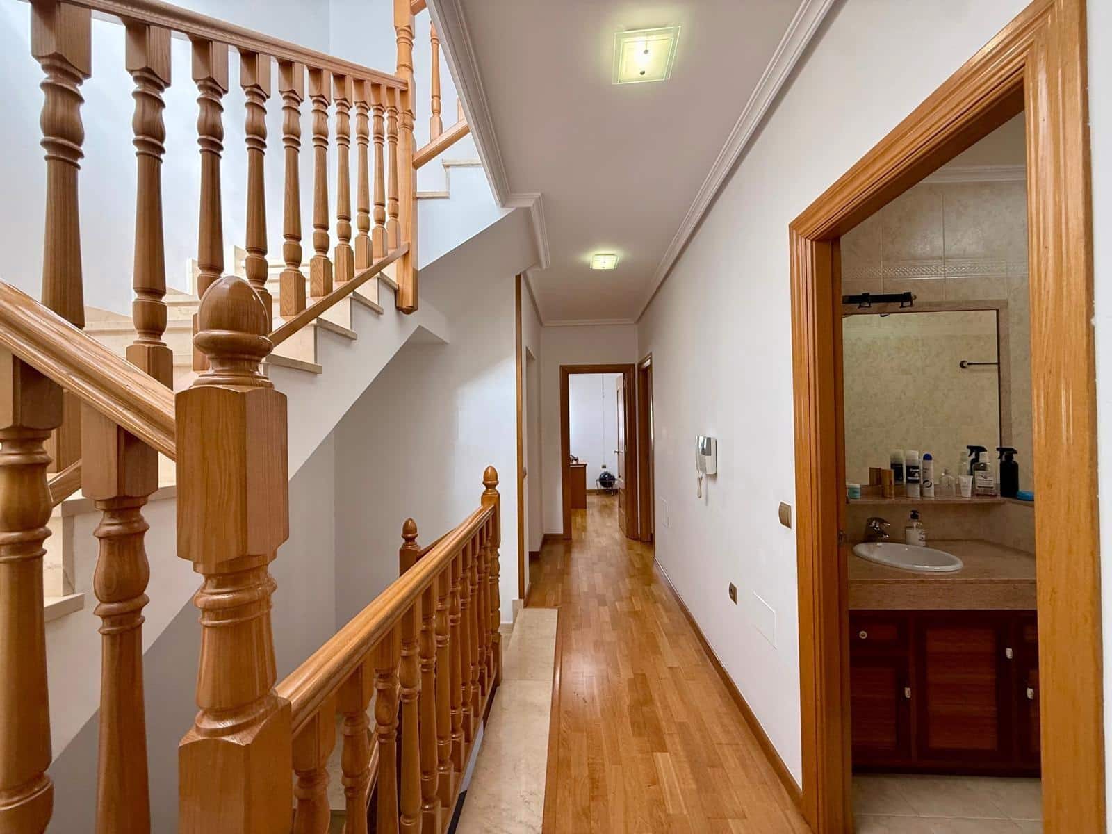 4 quarto Moradia Geminada para venda em Almeria cidade com piscina garagem - 850 000 € (Ref: 9836476)