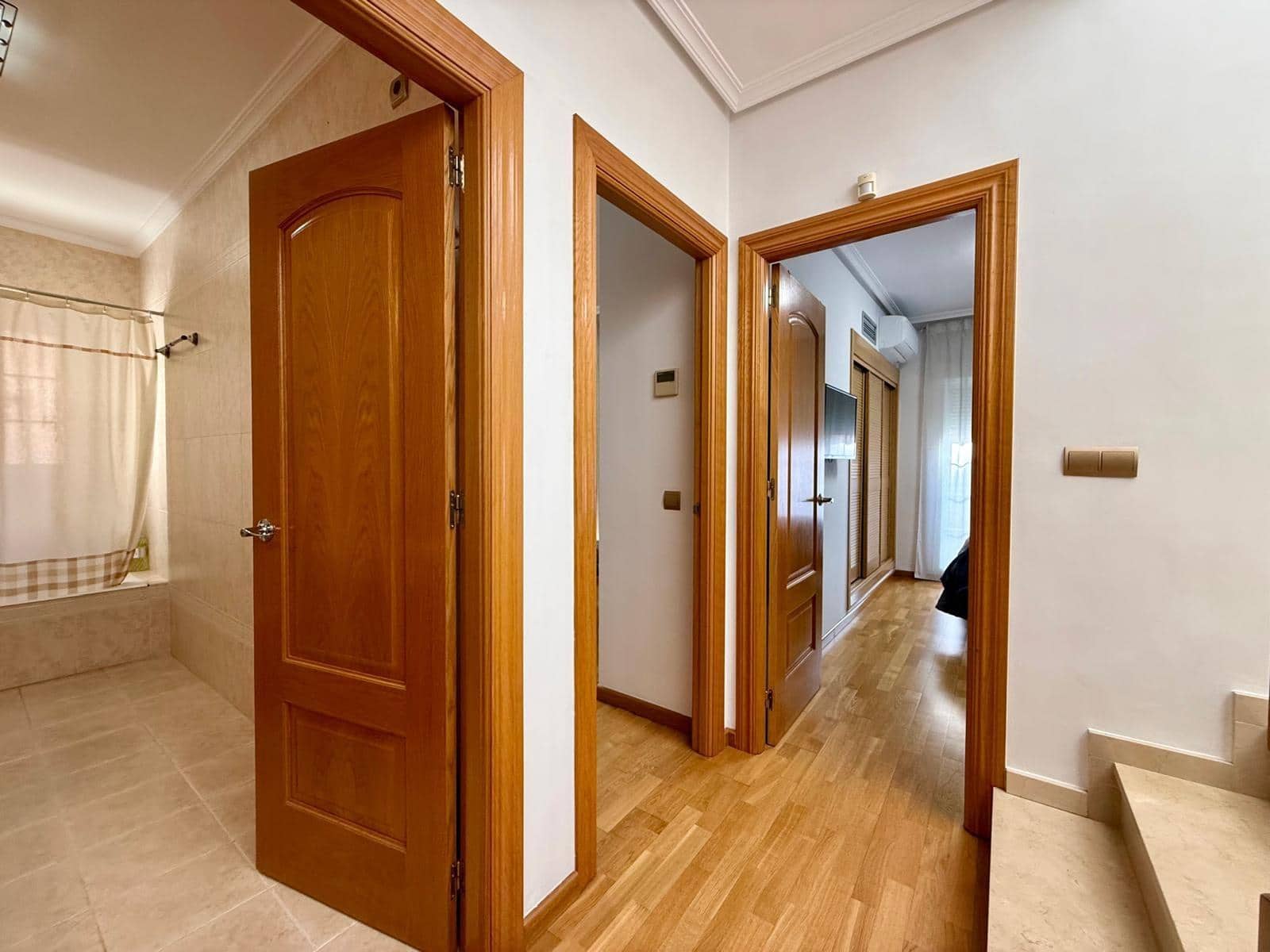 4 quarto Moradia Geminada para venda em Almeria cidade com piscina garagem - 850 000 € (Ref: 9836476)